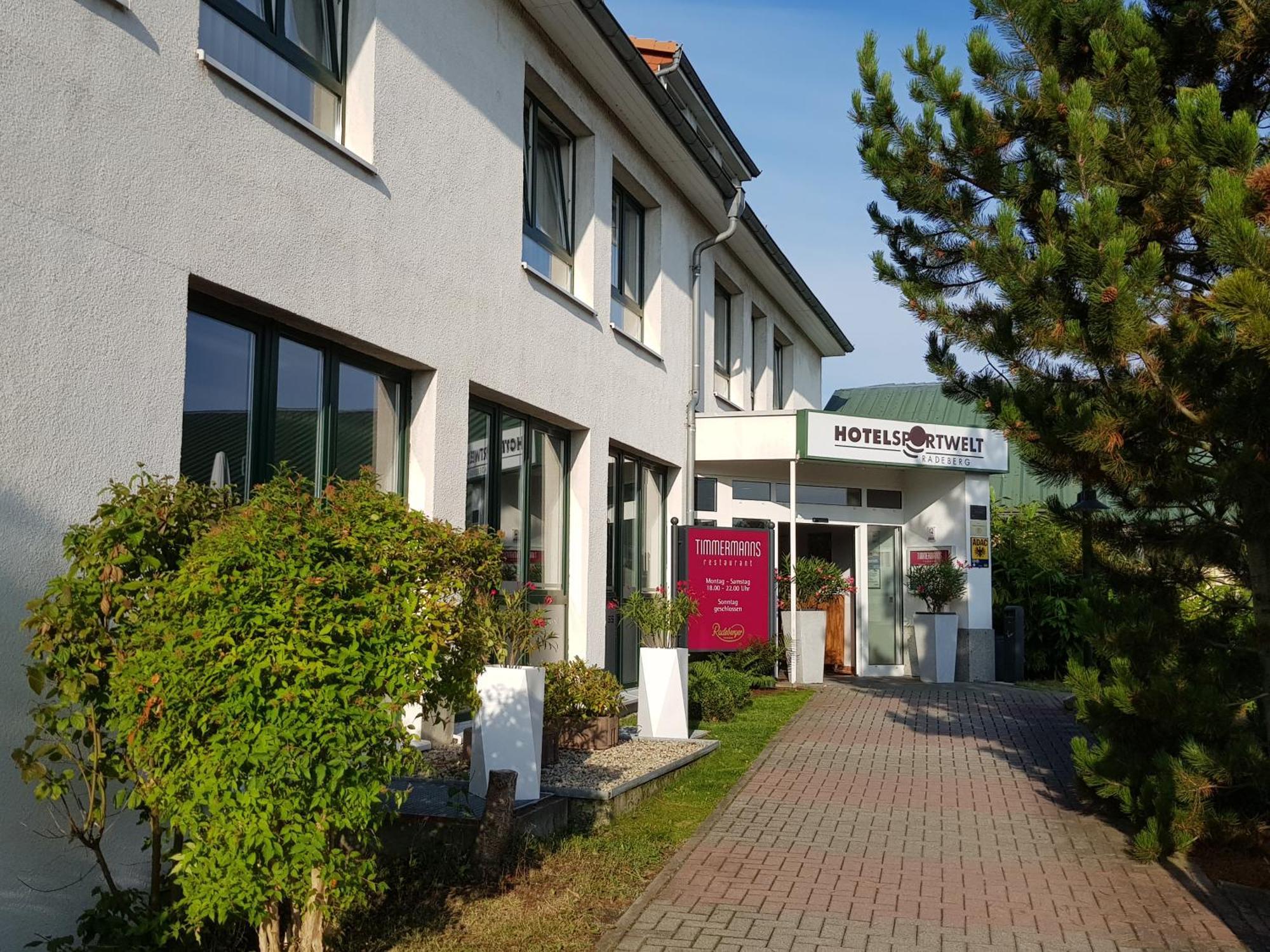 Hotel Sportwelt Radeberg Esterno foto