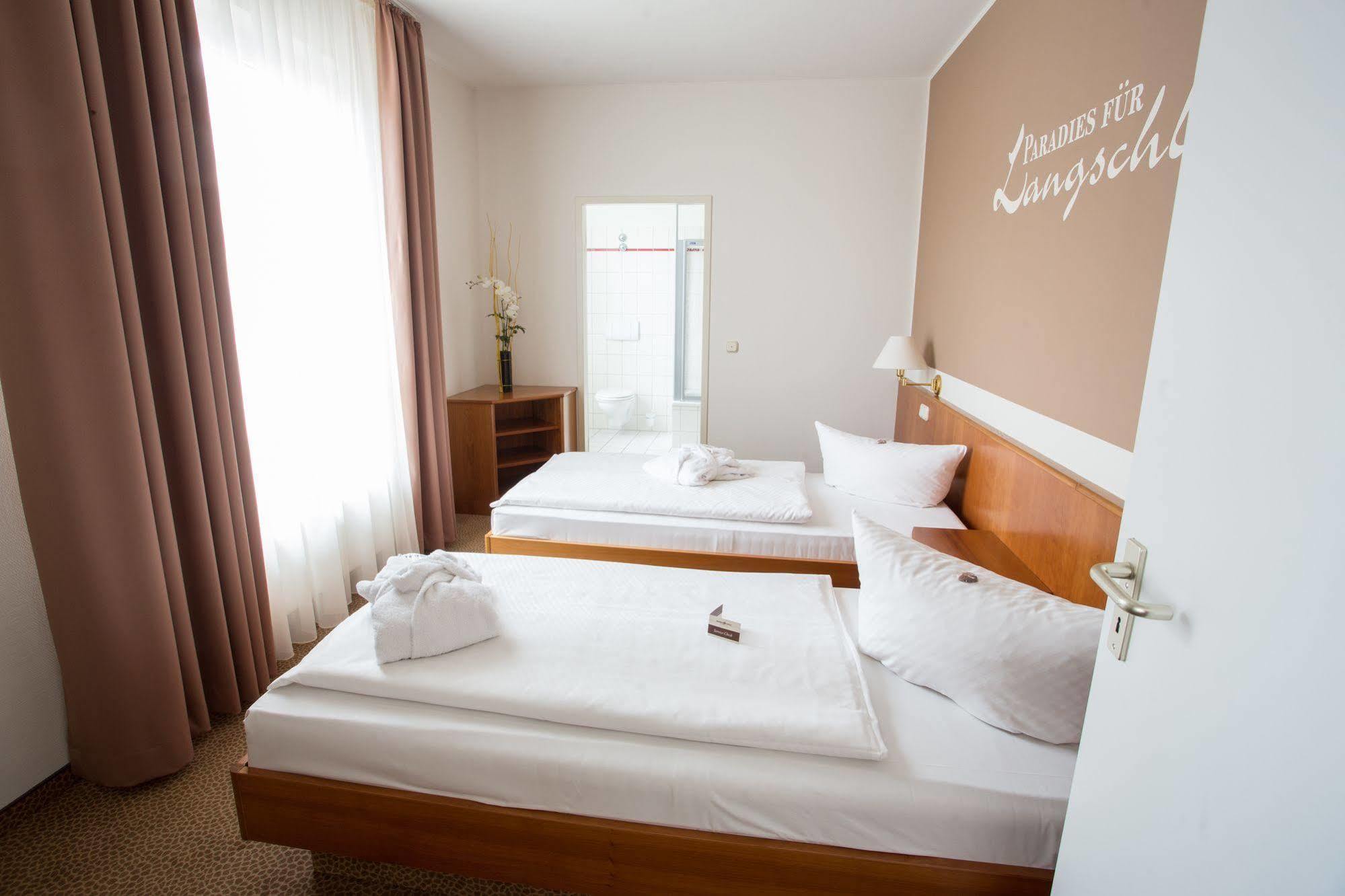 Hotel Sportwelt Radeberg Esterno foto