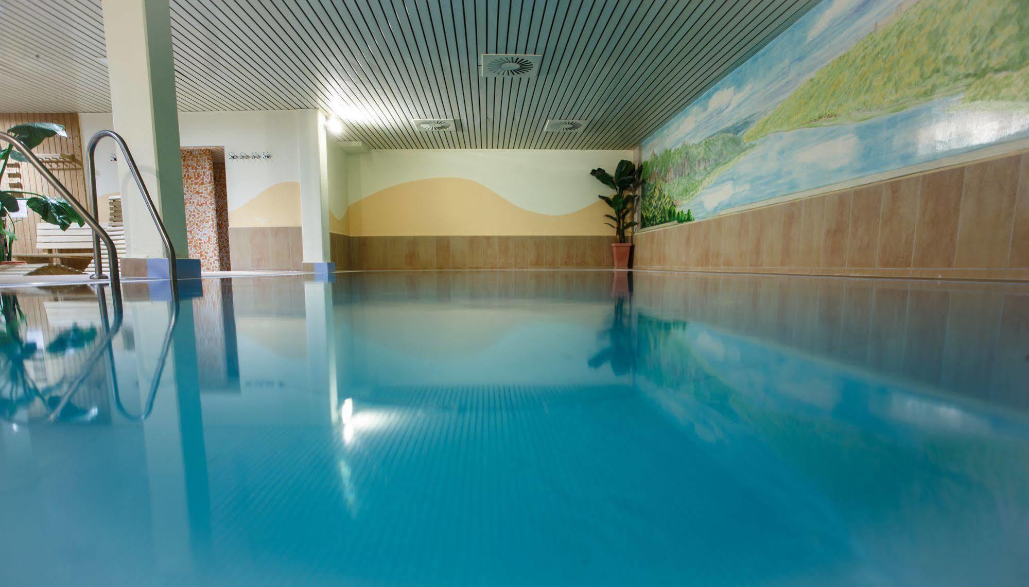 Hotel Sportwelt Radeberg Esterno foto