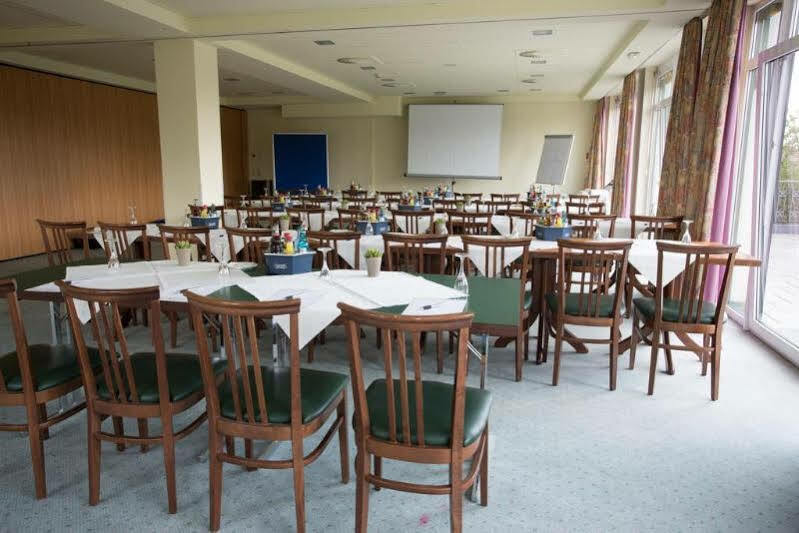 Hotel Sportwelt Radeberg Esterno foto